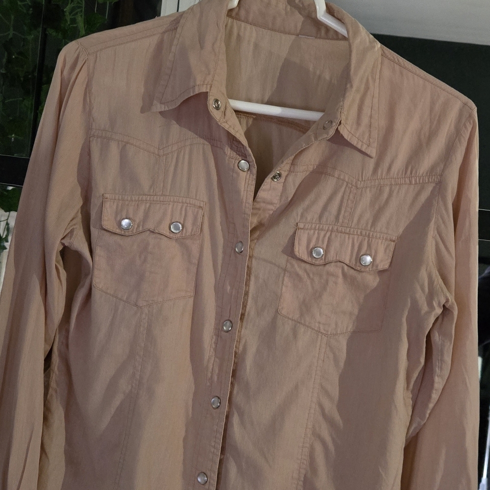 Women's Soft Pink Button-Up Shirt Size S Used